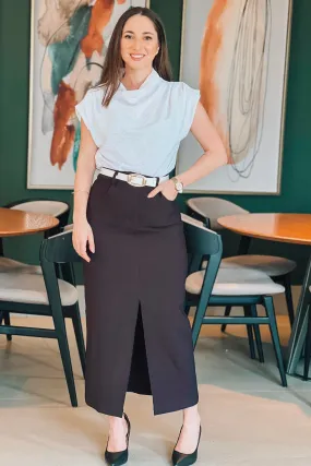 Conjunto: Blusa Manga Curta Gola Boba Andressa Branca   Saia Midi Em Viscose Helena Preta